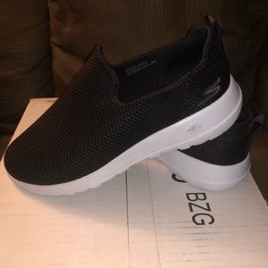 skechers performance go walk max